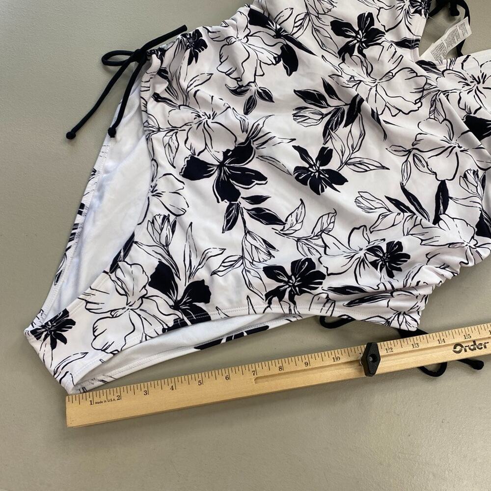 Cupshe One Piece Swimsuit Womens XL Floral Ruched Sides Halter Black White NEW - Picture 13 of 15